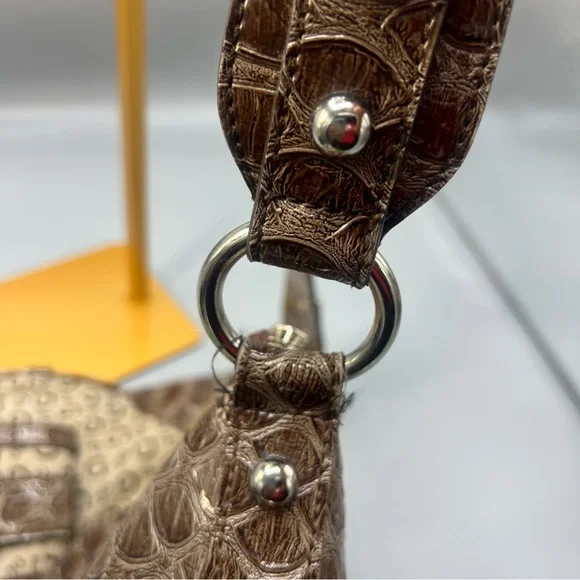 Vintage Guess  Beige & Brown Logo Hobo with Croc-Embossed Trim - Picture 16 of 16